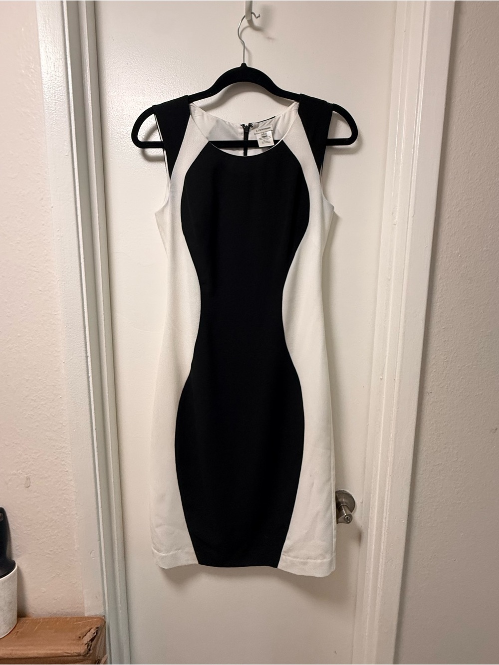 Classic Black & White Sheath Dress - size 2